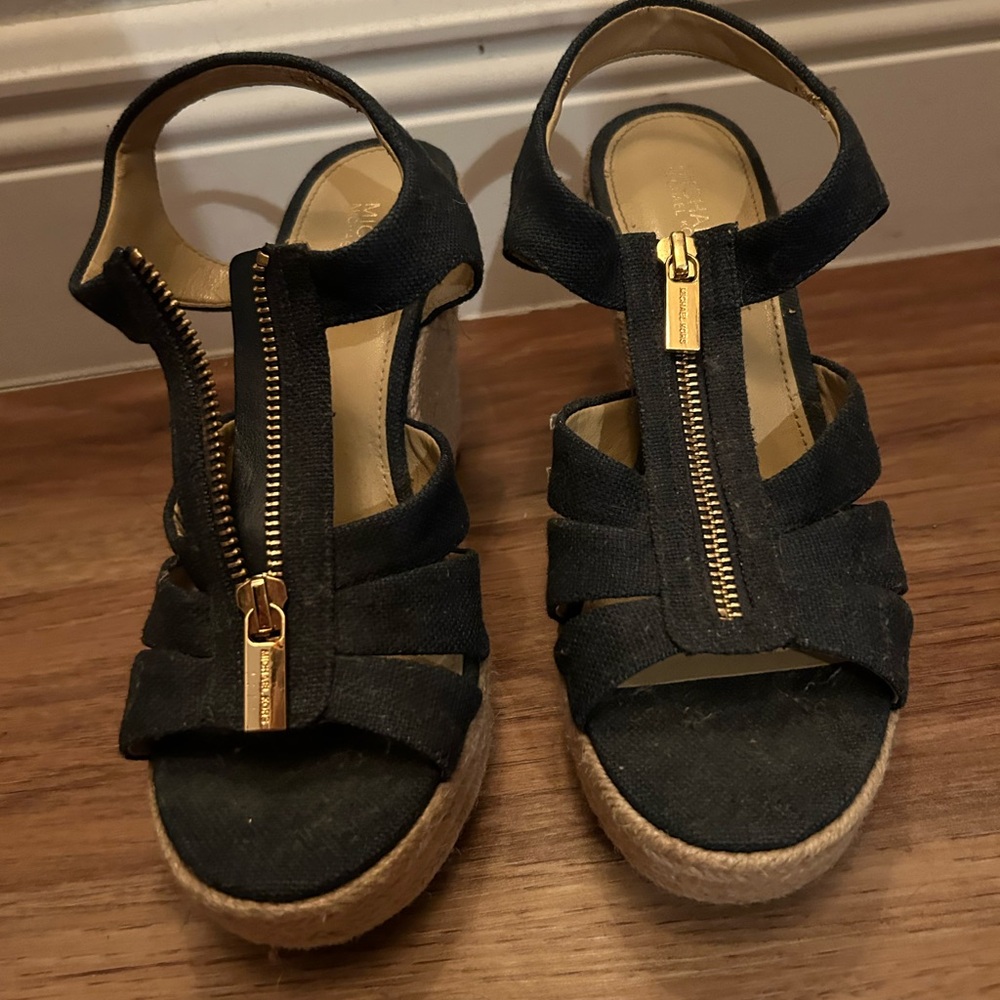 Blue linen espadrilles